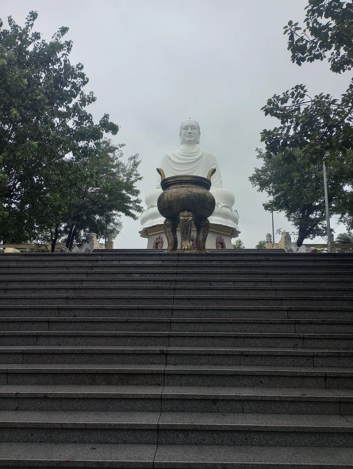 sitting buddha